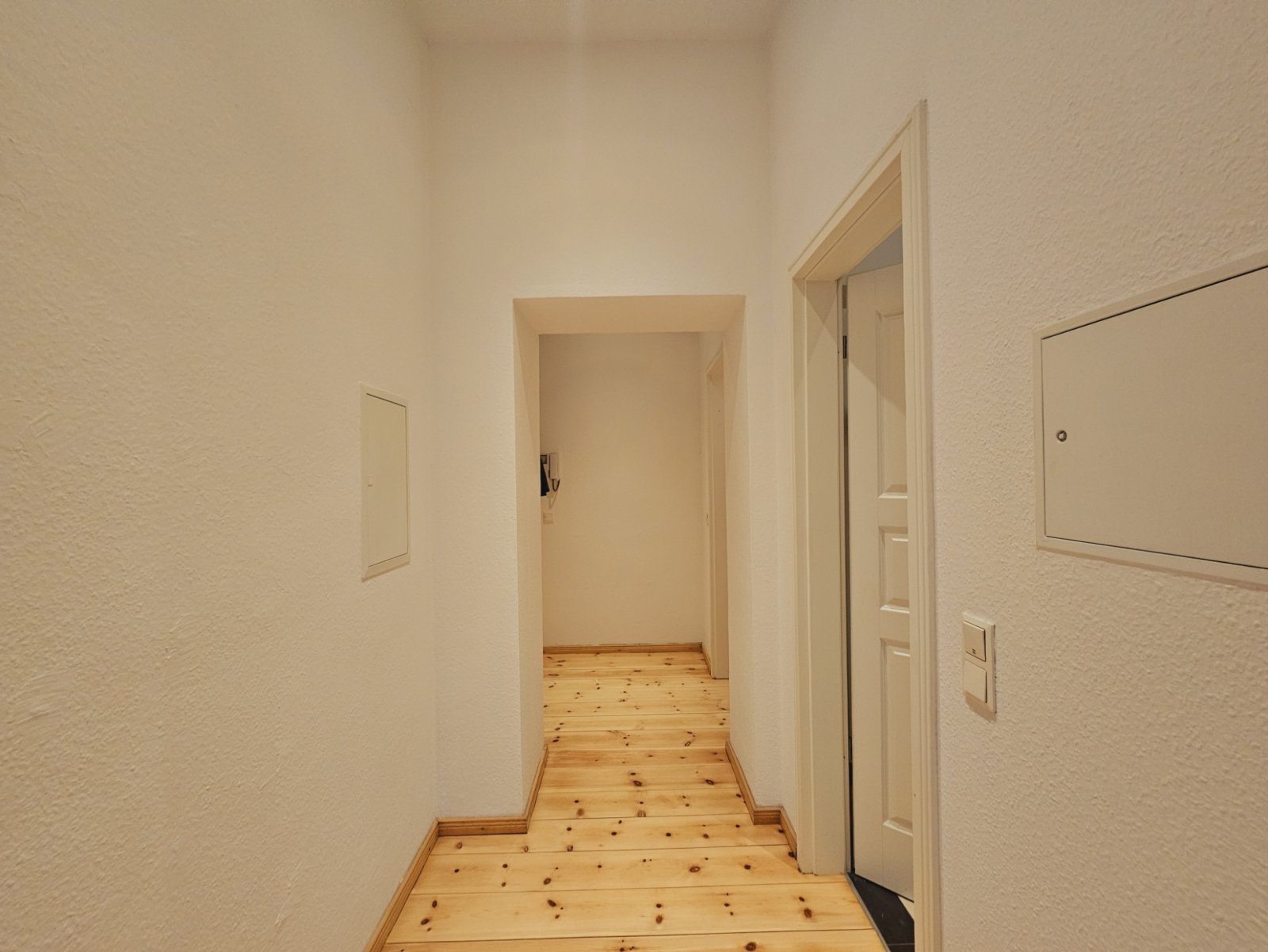 Wohnen im sanierten Altbau mit eigener Terrasse