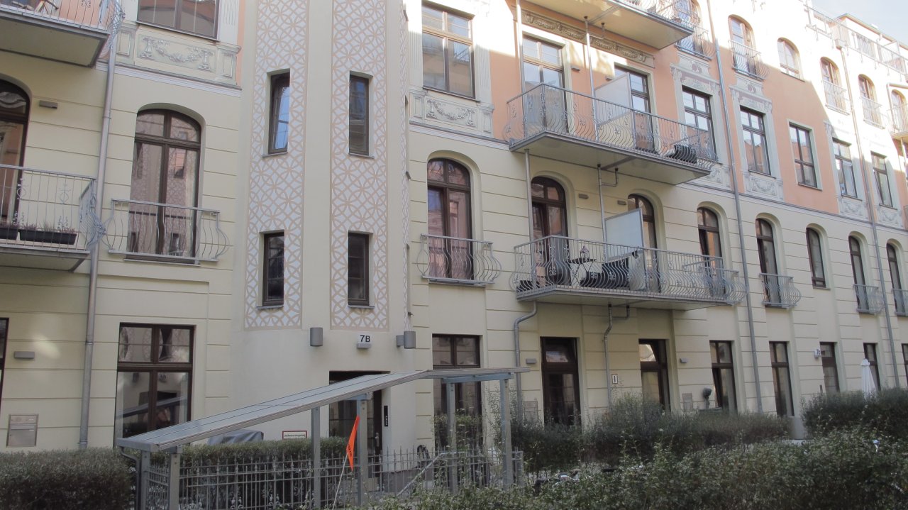 1 geräumiges Zimmer direkt in Mitte