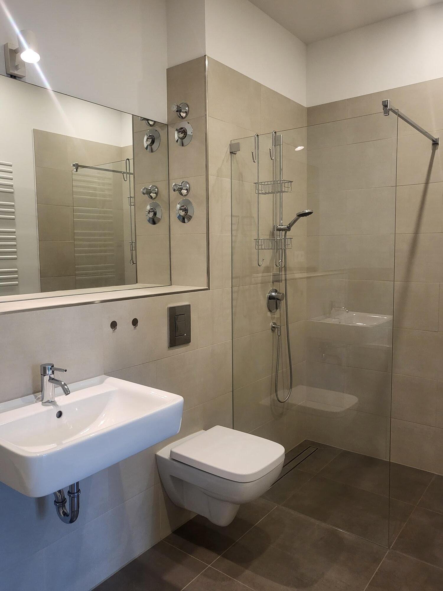 modernes und komfortables Wohnen am Wasser