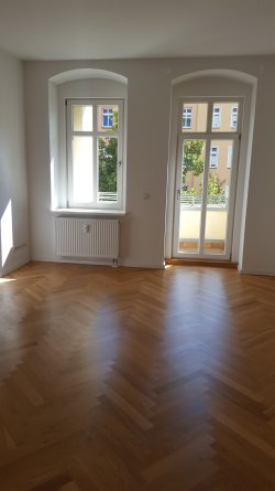 Wohnraum / Balkonzugang Wohnraum / Balkonzugang