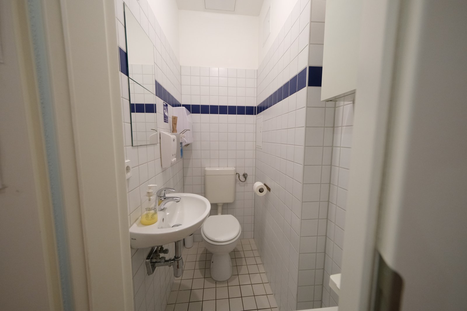 WC WC